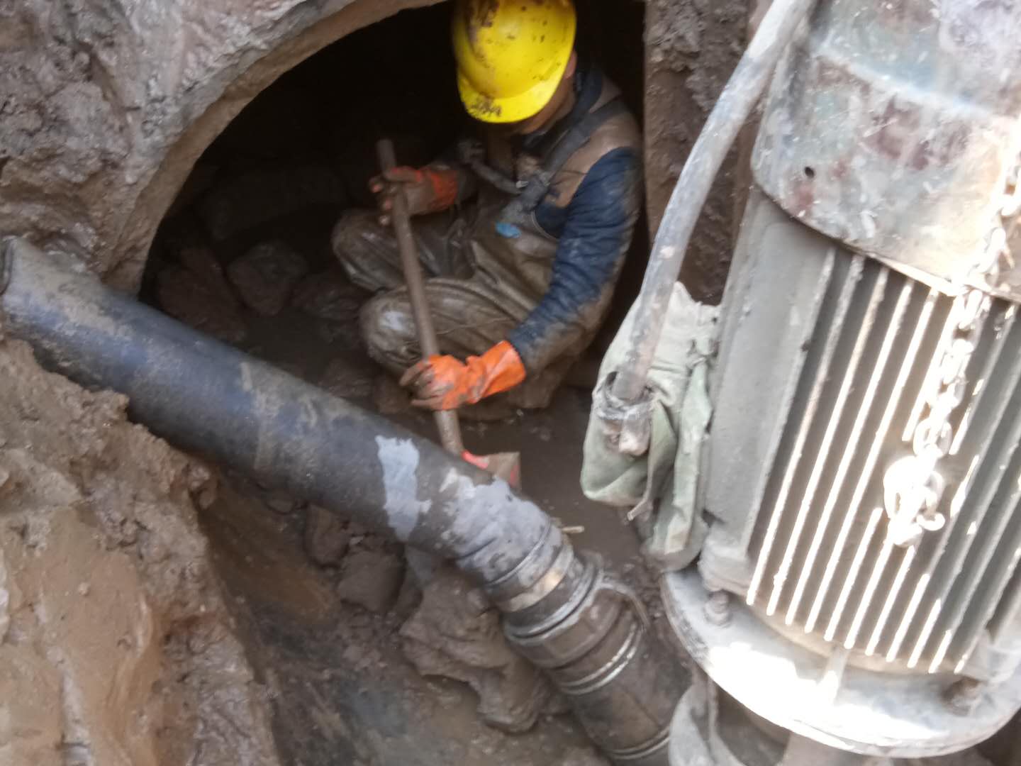 格尔木管道清淤