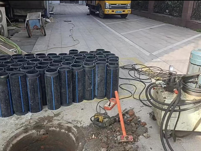 格尔木PE置换管厂家 DN315置换管 非开挖管短管置换